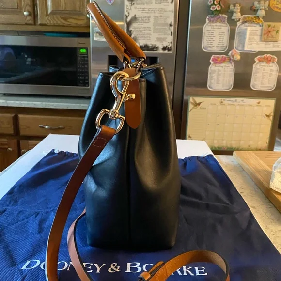 DB Black Barlow Florentine Leather Satchel Crossbody,Tote, Cover & Reg Paper - Picture 8 of 10